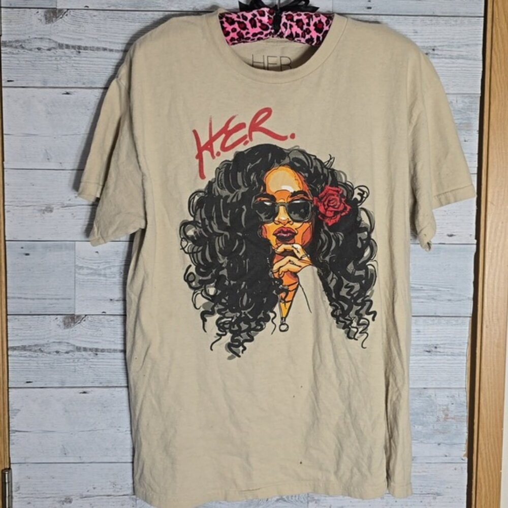 Spencer's H.E.R. Beige Tshirt Size Large